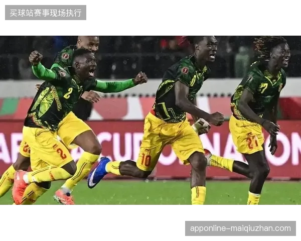 库利巴利依然是塞内加尔后防的定海神针，他的领导力和正面防守是球队非洲杯夺冠的基石
